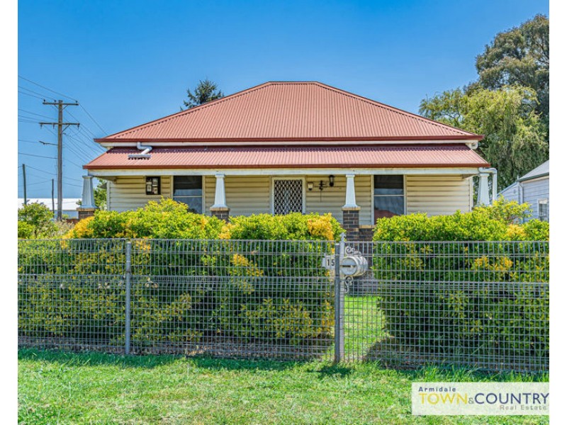15 Crescent Street, Armidale NSW 2350