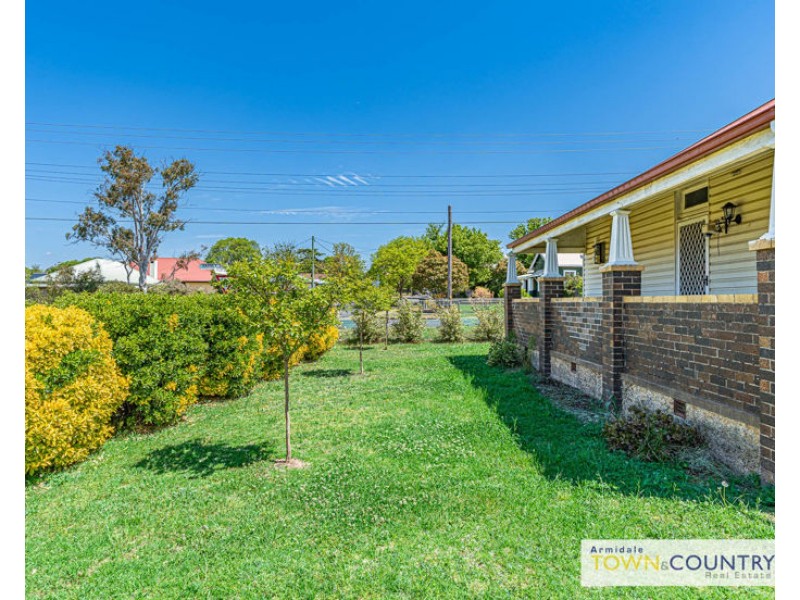 15 Crescent Street, Armidale NSW 2350