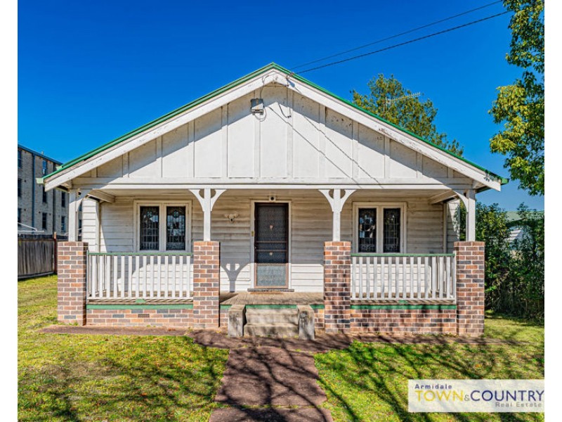 138 Mossman St, Armidale NSW 2350