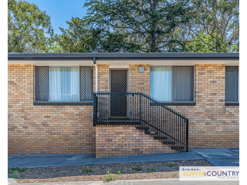 2/12 College Avenue, Armidale NSW 2350