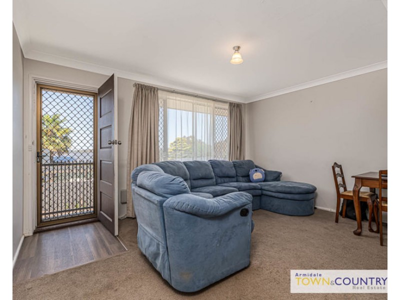 2/12 College Avenue, Armidale NSW 2350