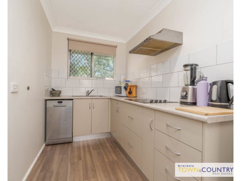 2/12 College Avenue, Armidale NSW 2350