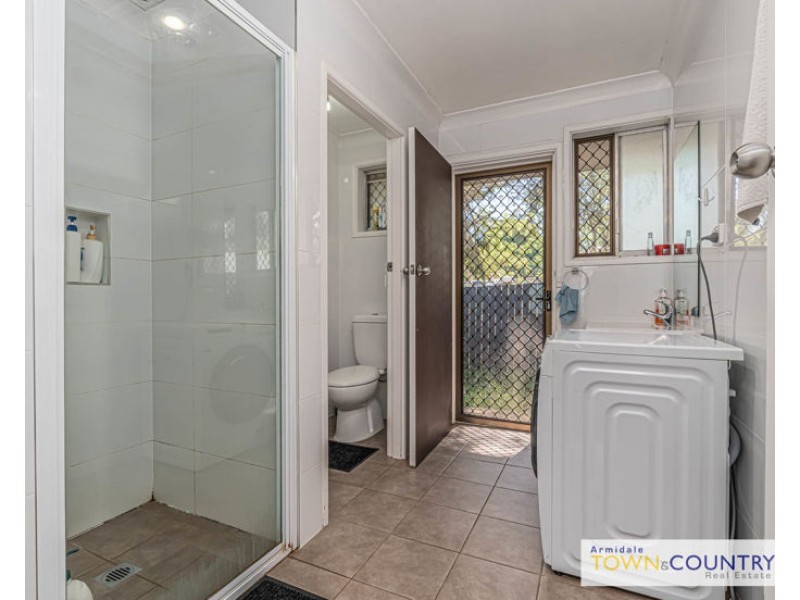 2/12 College Avenue, Armidale NSW 2350