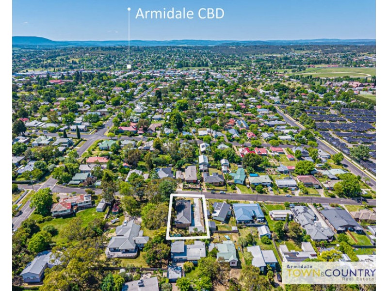 2/12 College Avenue, Armidale NSW 2350