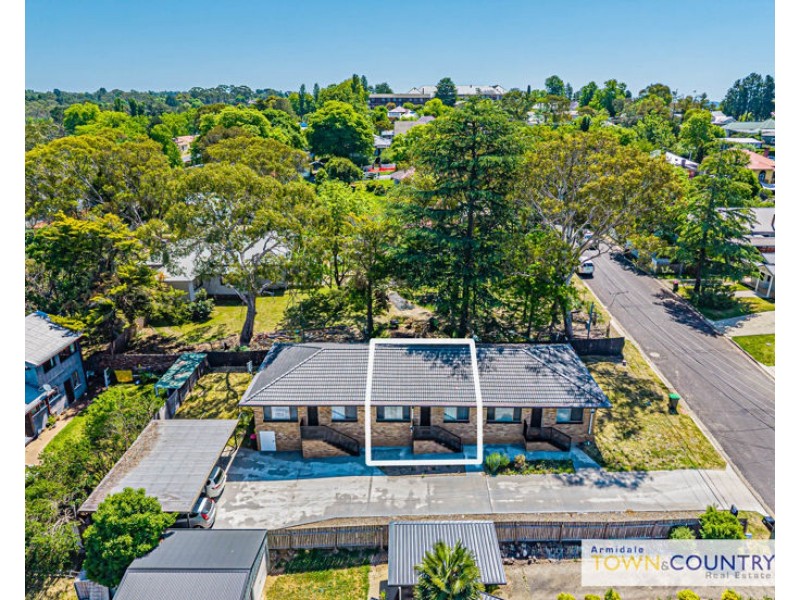 2/12 College Avenue, Armidale NSW 2350