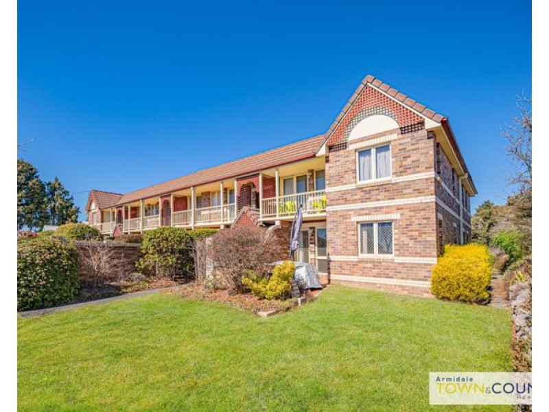 Unit 4 114 – 116 Mossman Street, Armidale NSW 2350