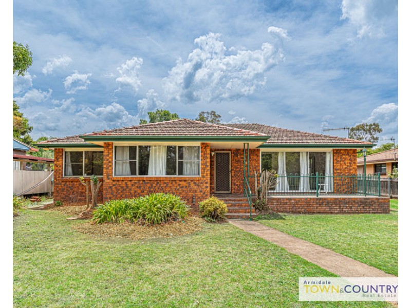 11 Duval Street, Armidale NSW 2350