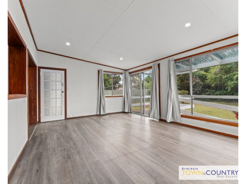 11 Duval Street, Armidale NSW 2350