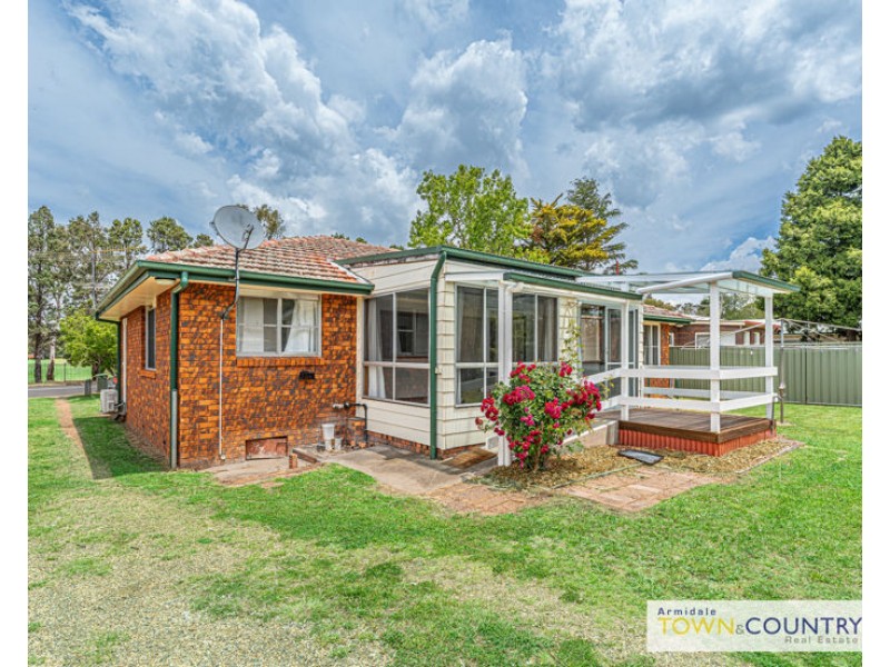 11 Duval Street, Armidale NSW 2350