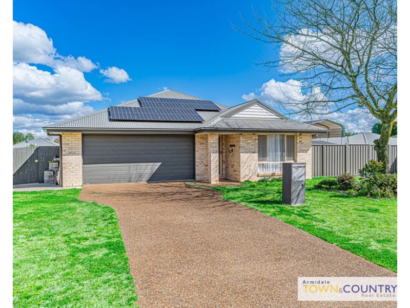 16 Claret Ash Drive, Guyra NSW 2365