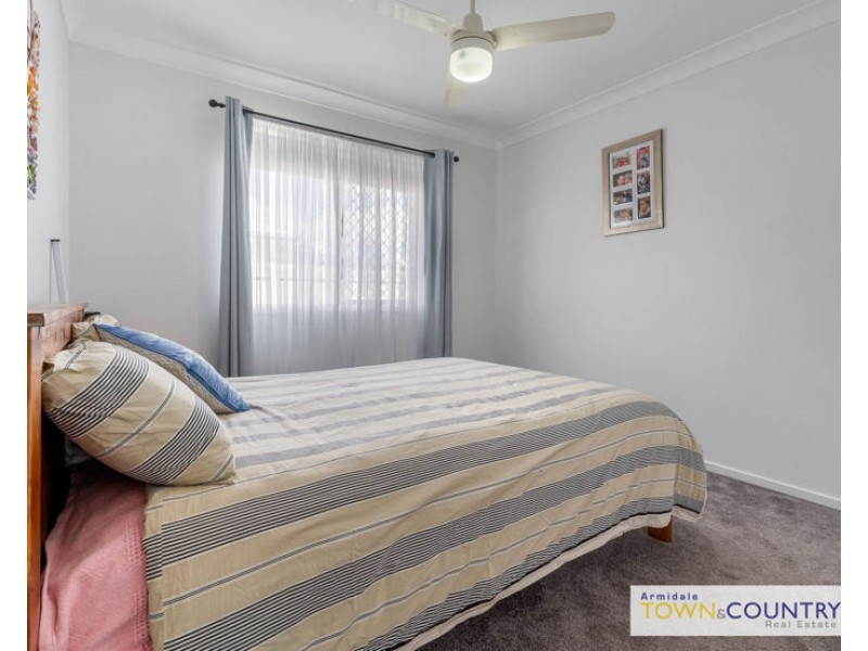16 Claret Ash Drive, Guyra NSW 2365