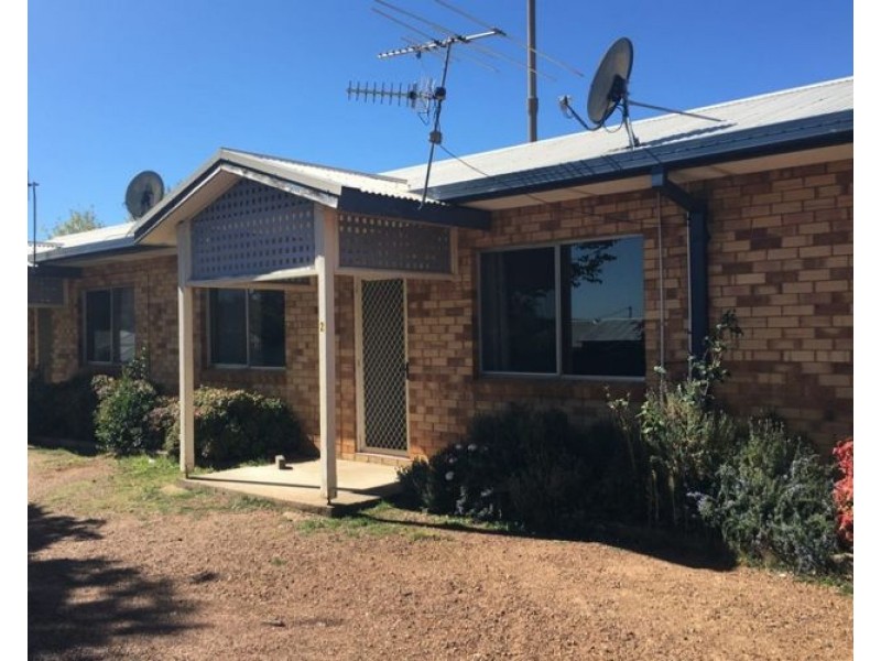 2 67 Barney St, Armidale NSW 2350