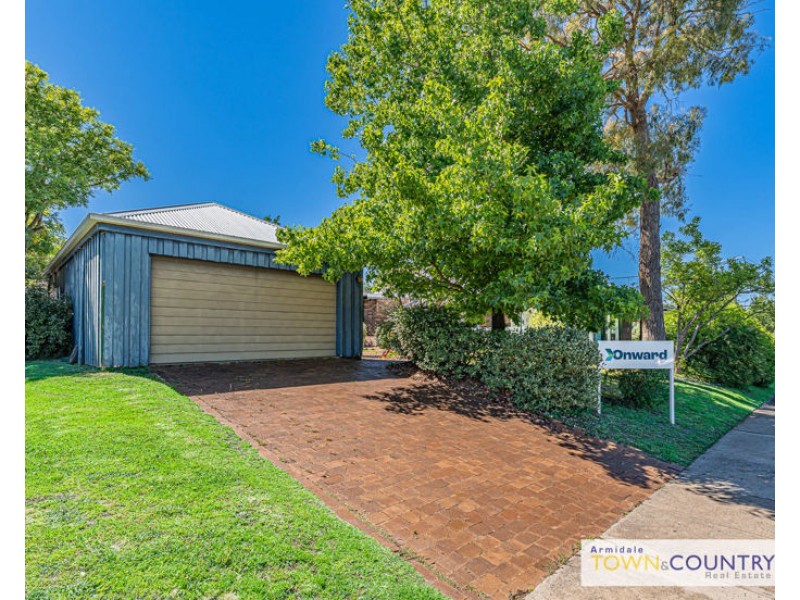 187 Kirkwood Street, Armidale NSW 2350