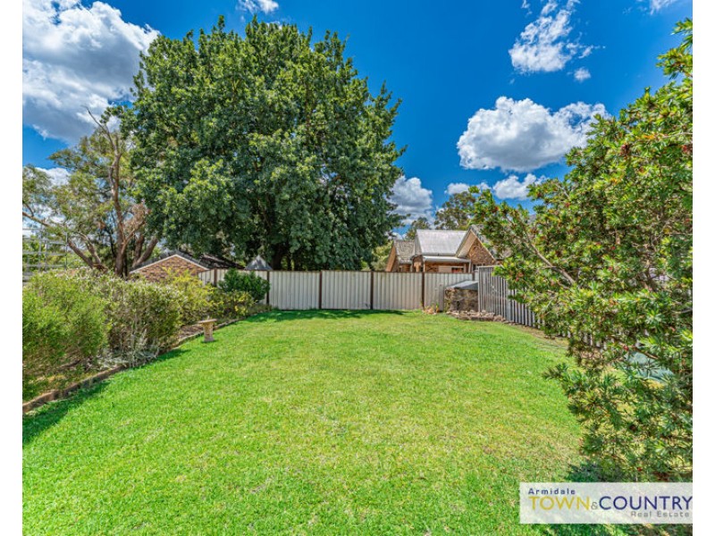 12 Nyssa Street, Armidale NSW 2350
