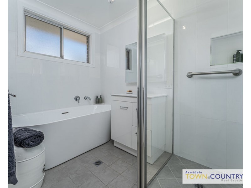 12 Nyssa Street, Armidale NSW 2350