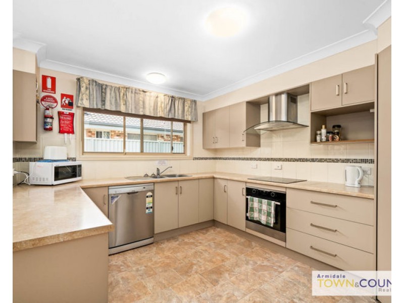8 Rusden Court, Armidale NSW 2350