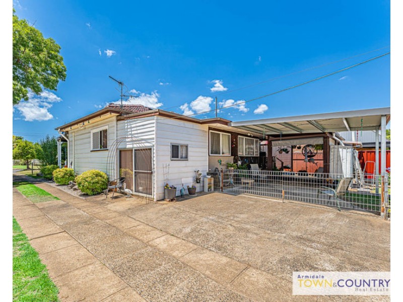 222 Kennedy Street, Armidale NSW 2350