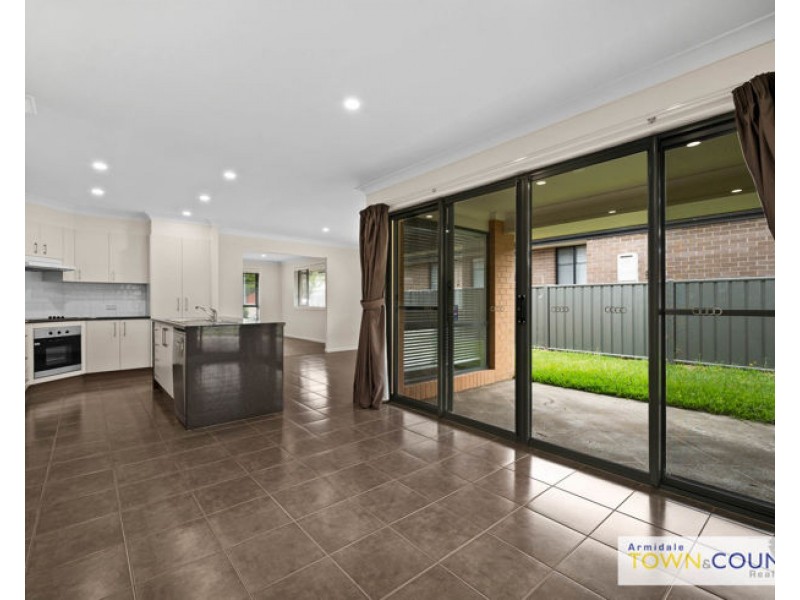 32 Albion Close, Armidale NSW 2350