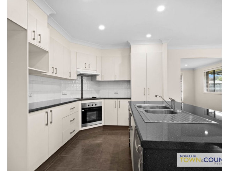 32 Albion Close, Armidale NSW 2350