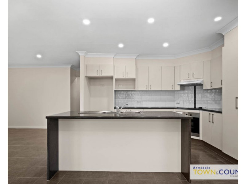 32 Albion Close, Armidale NSW 2350