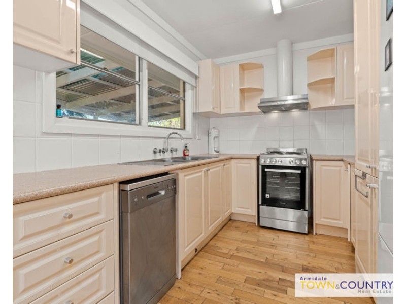 82A Erskine Street, Armidale NSW 2350
