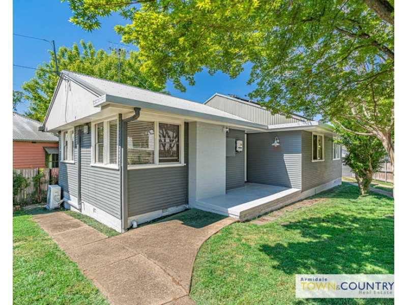 82A Erskine Street, Armidale NSW 2350