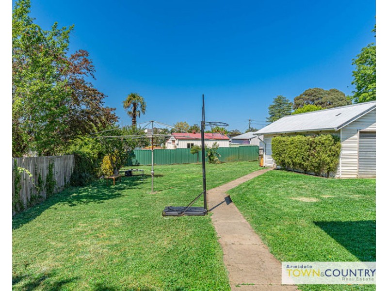 82A Erskine Street, Armidale NSW 2350