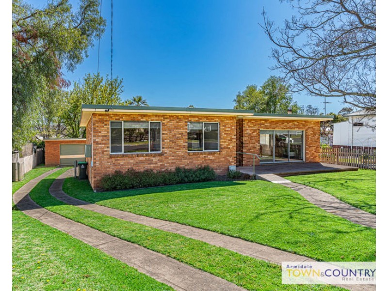 169 Mossman Street, Armidale NSW 2350
