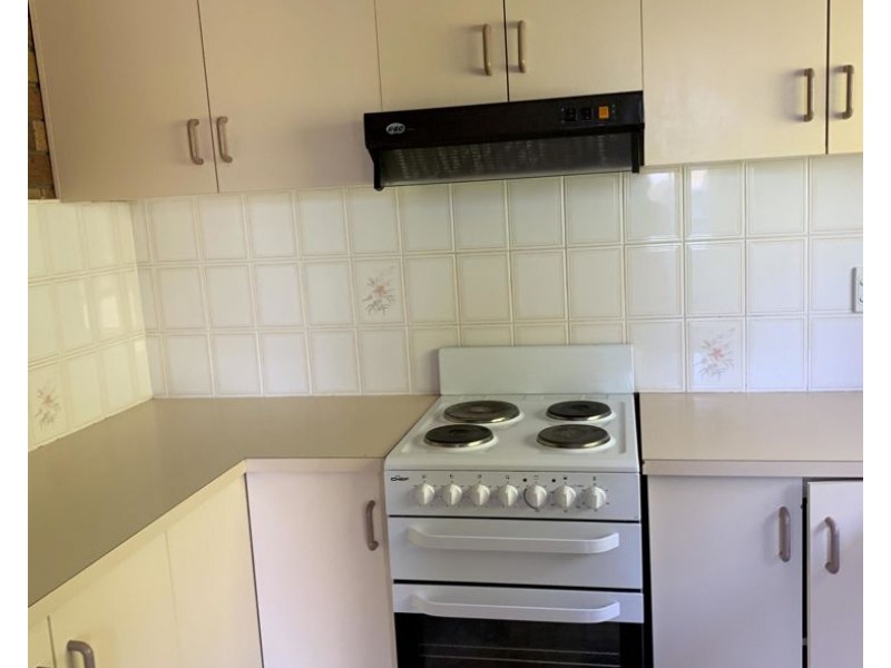 Unit 1 /1 Verna Close, Armidale NSW 2350