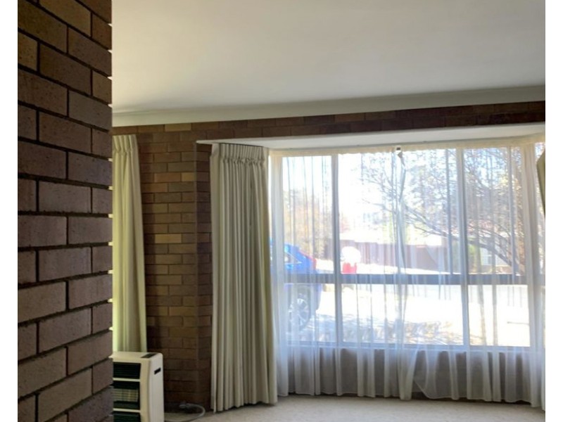 Unit 1 /1 Verna Close, Armidale NSW 2350