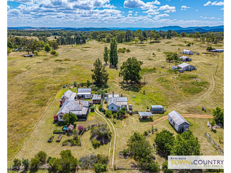 ‘Valverde’ 216 Invergowrie Road, Armidale NSW 2350