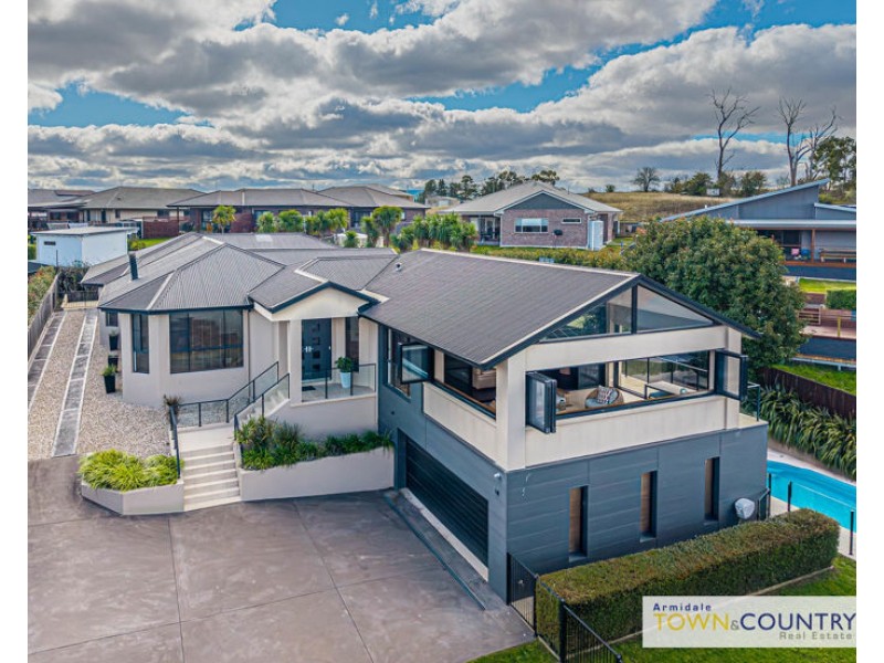 28 Golden Grove, Armidale NSW 2350
