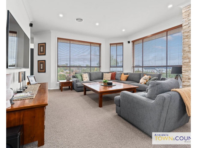 28 Golden Grove, Armidale NSW 2350