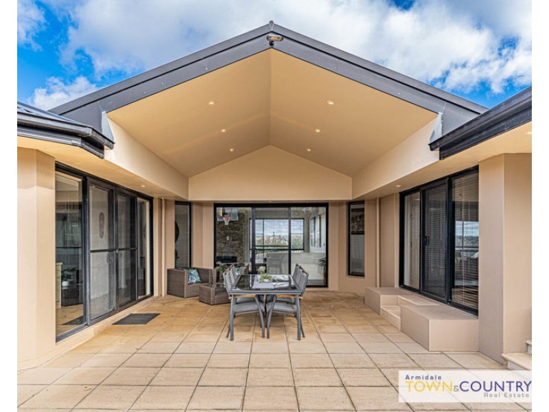 28 Golden Grove, Armidale NSW 2350