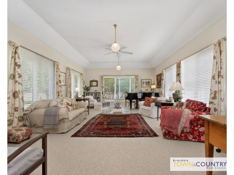 37 Herbert Park Road, Armidale NSW 2350