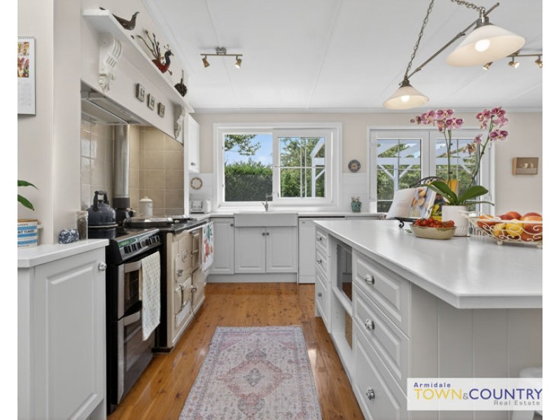 37 Herbert Park Road, Armidale NSW 2350