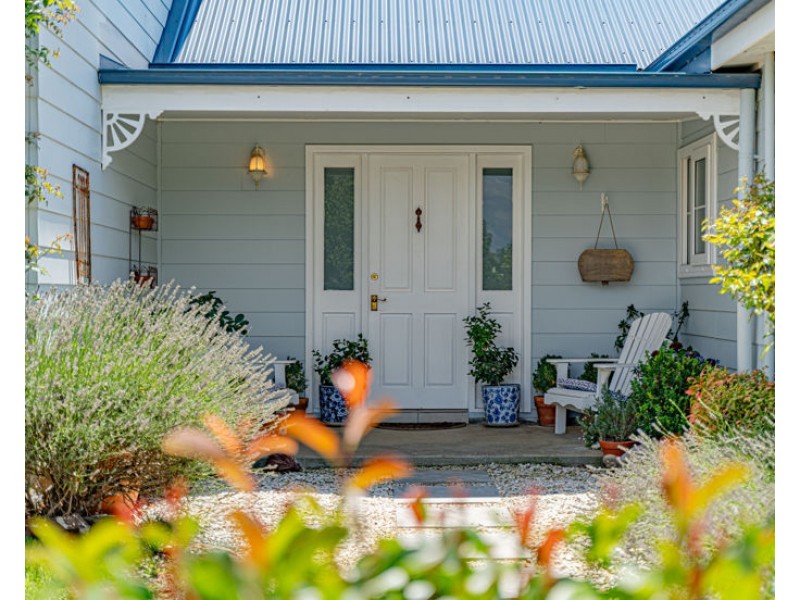 37 Herbert Park Road, Armidale NSW 2350