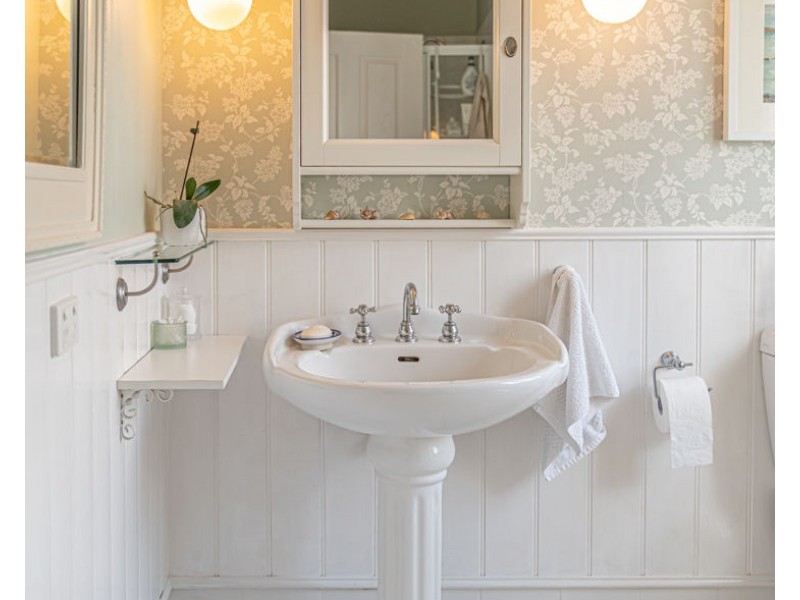 37 Herbert Park Road, Armidale NSW 2350