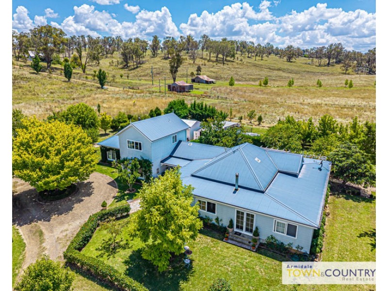 37 Herbert Park Road, Armidale NSW 2350