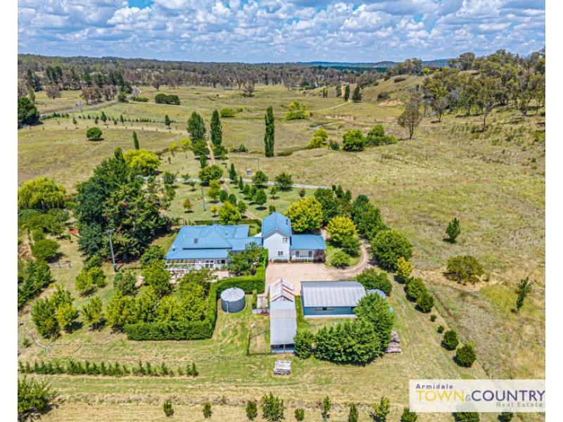 37 Herbert Park Road, Armidale NSW 2350