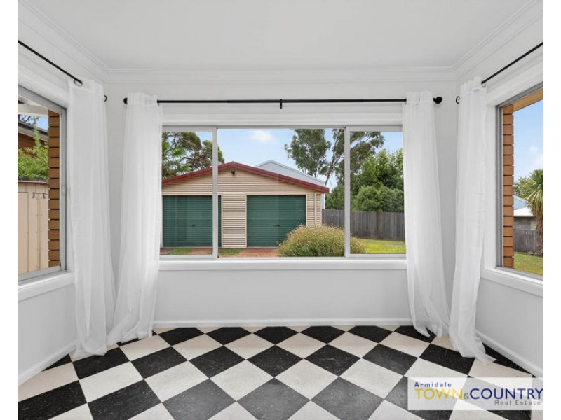 9 College Ave, Armidale NSW 2350