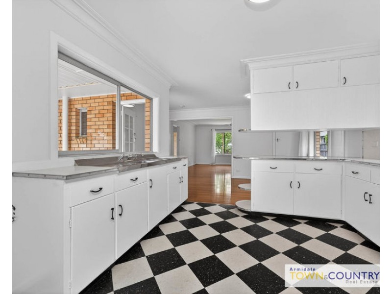 9 College Ave, Armidale NSW 2350