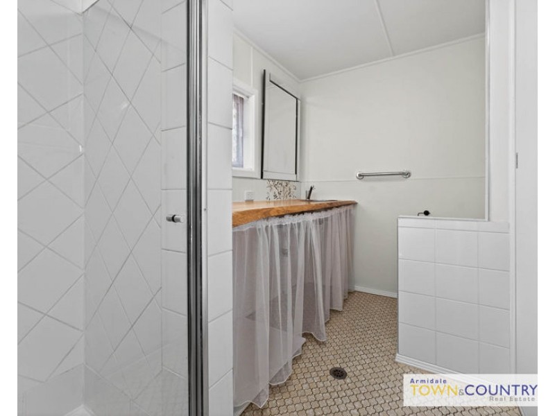 9 College Ave, Armidale NSW 2350