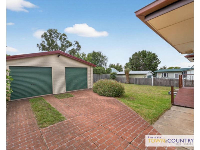 9 College Ave, Armidale NSW 2350