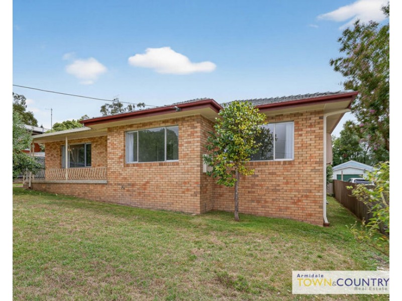 9 College Ave, Armidale NSW 2350