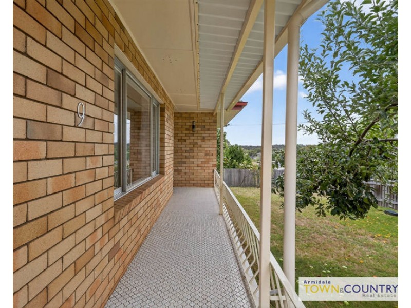 9 College Ave, Armidale NSW 2350