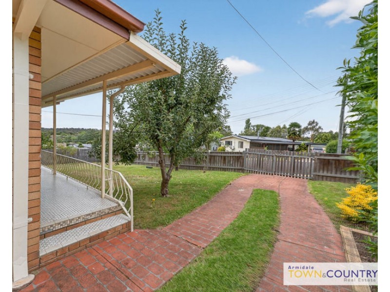 9 College Ave, Armidale NSW 2350