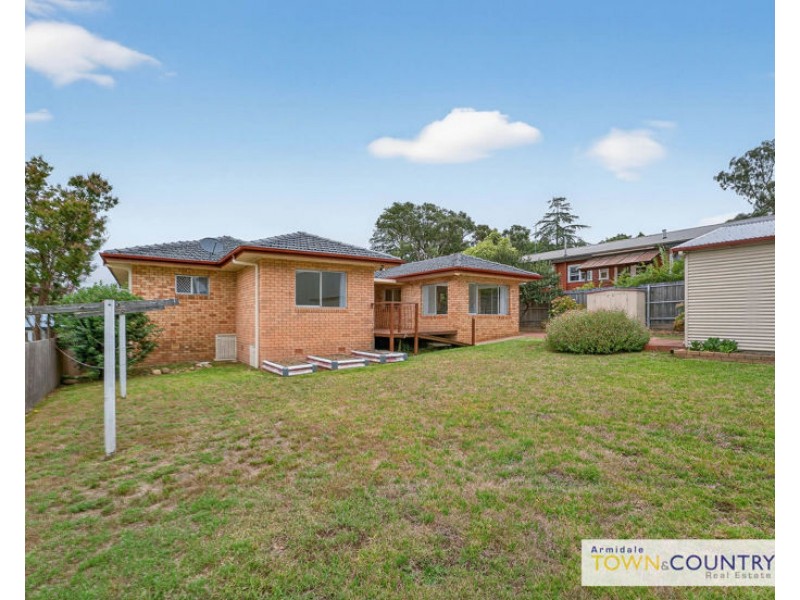 9 College Ave, Armidale NSW 2350