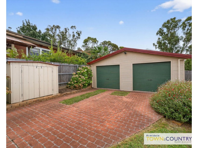 9 College Ave, Armidale NSW 2350