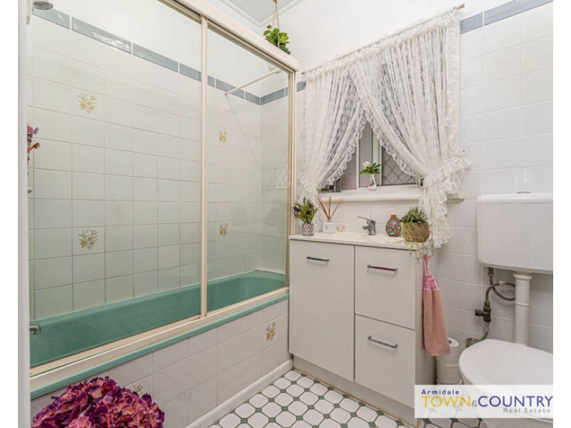 222 Kennedy Street, Armidale NSW 2350